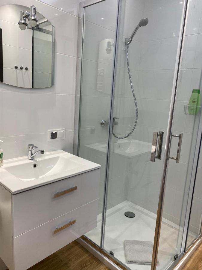 2 Tyskie Apartamenty Z Ogrodkiem Tychy Exteriér fotografie