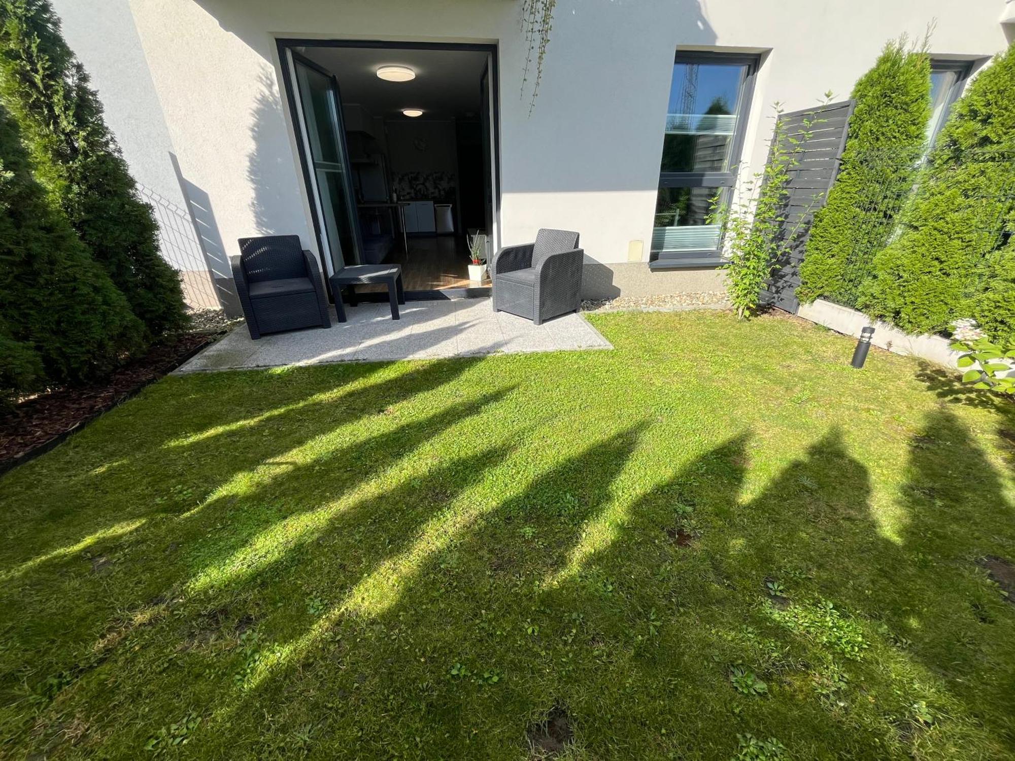 2 Tyskie Apartamenty Z Ogrodkiem Tychy Exteriér fotografie